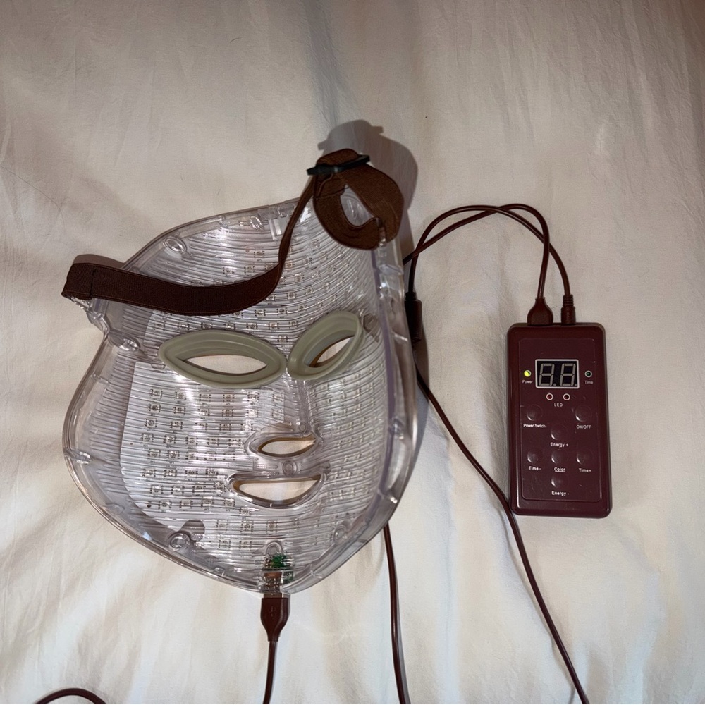 MZ Skin LED Face Mask with Controller - Picture 3 of 10